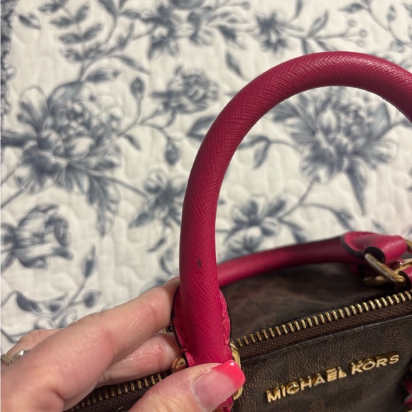 MICHAEL Michael Kors Pink and Black Shoulder Bag - Picture 6 of 7